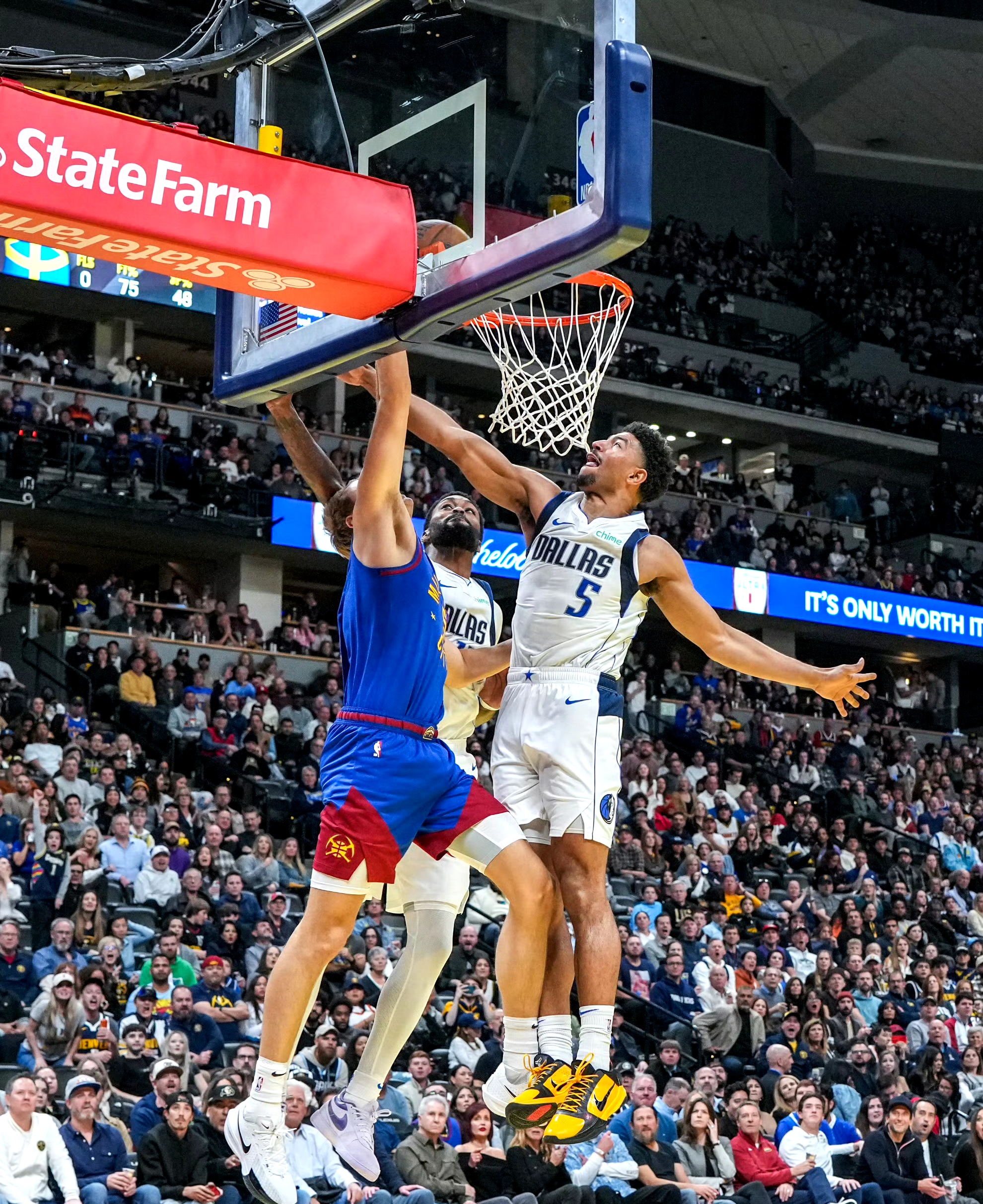 爱游戏官方入口-独行侠轻取浙江队，福克斯惊艳四座