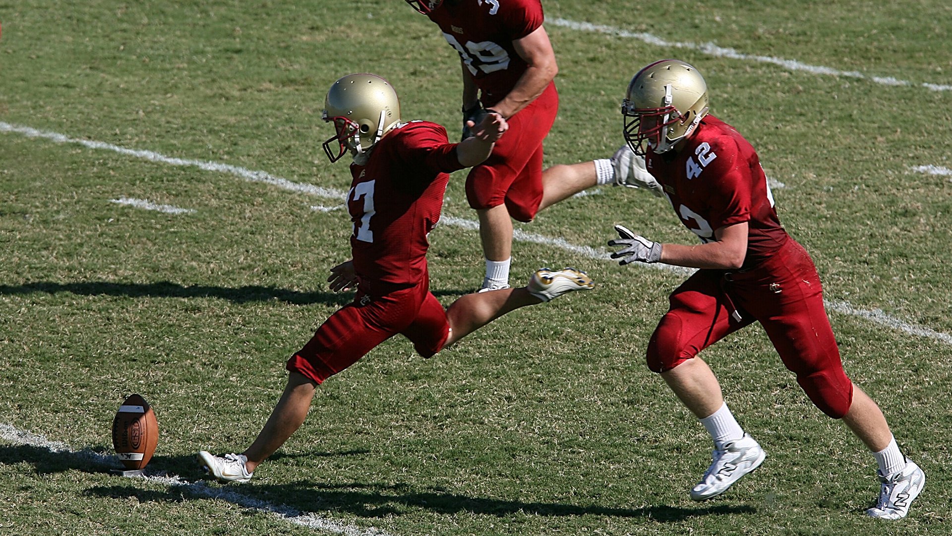 爱游戏tv-当非洲鼓点敲碎红龙心脏，足球与篮球的接管启示录