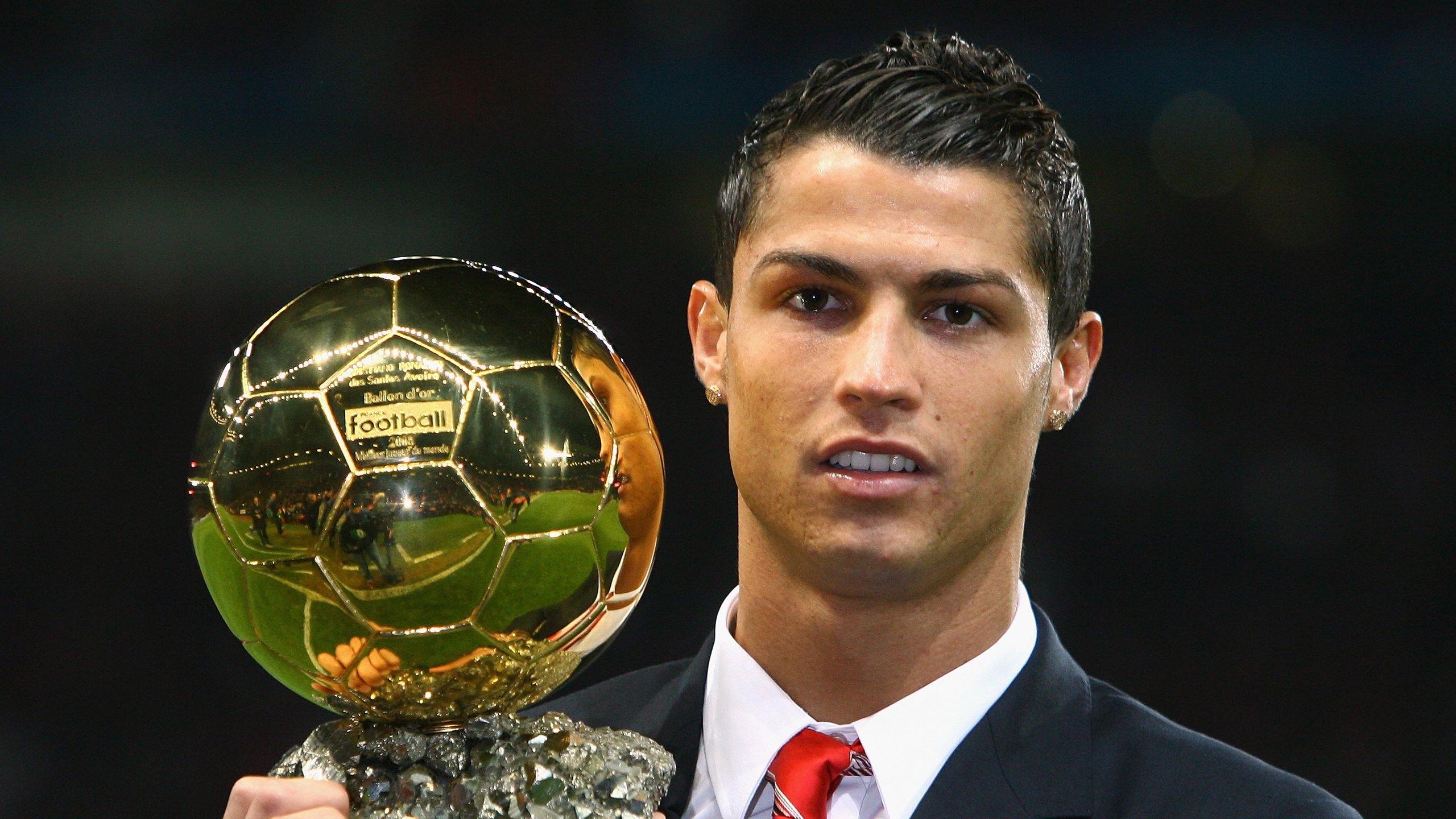 孙兴慜全程高能输出，当亚洲之光刺穿蓝黑铁幕