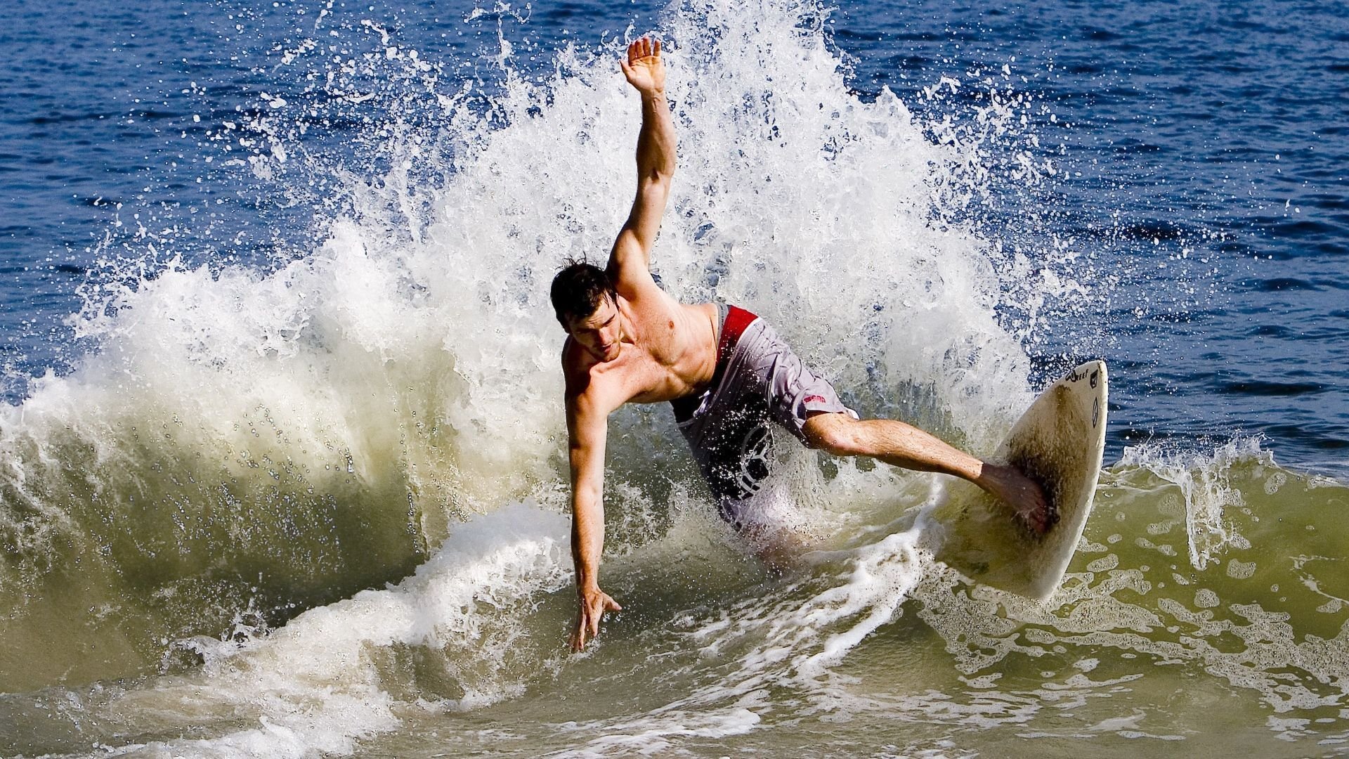 掘金翻盘上海队，米切尔成为关键先生，当绝境成为巨星的试金石