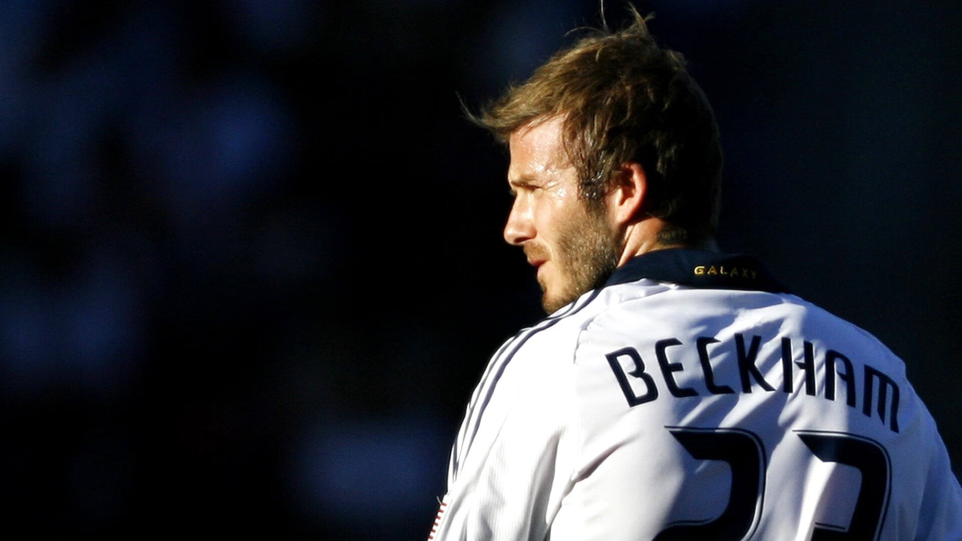 爱游戏体育-鹈鹕巅峰对决力克活塞，切特西甲德比展露锋芒